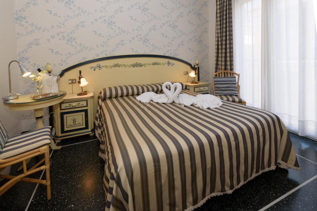 Hotel Morchio Mhotelsgroup دْيانو مارينا المظهر الخارجي الصورة